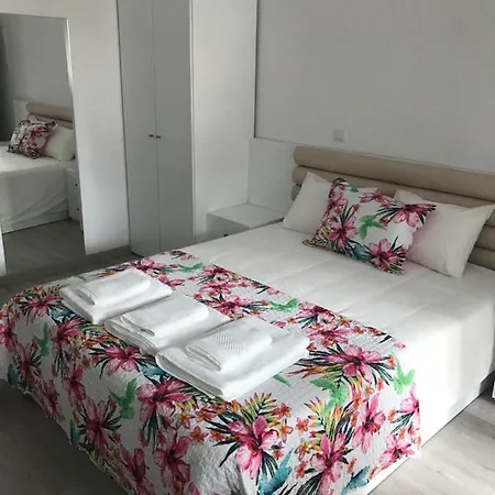 Avenida Πανσιόν 3*